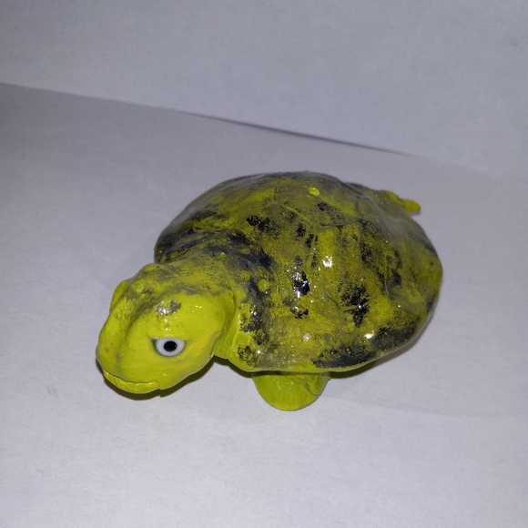 Turtle incense holder with green eyes - Picture 4 of 8